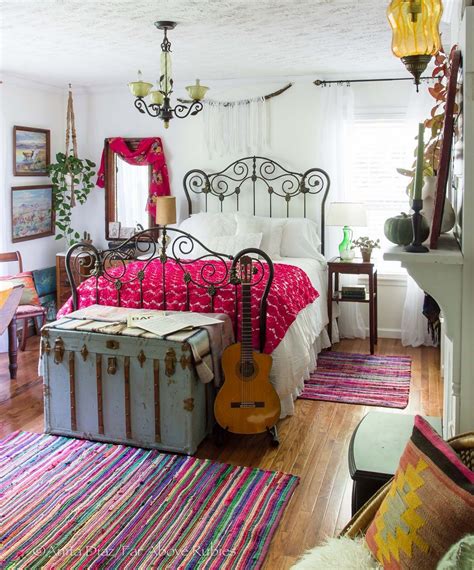 Eclectic Decor: beautiful eclectic vintage boho bedroom- love the ...