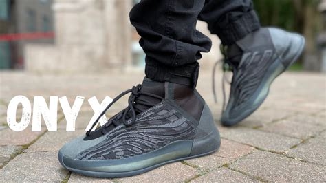 Do Not Buy These! Yeezy QNTM Onyx Review & On Foot - YouTube