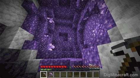 How to make an Amethyst Shard in Minecraft