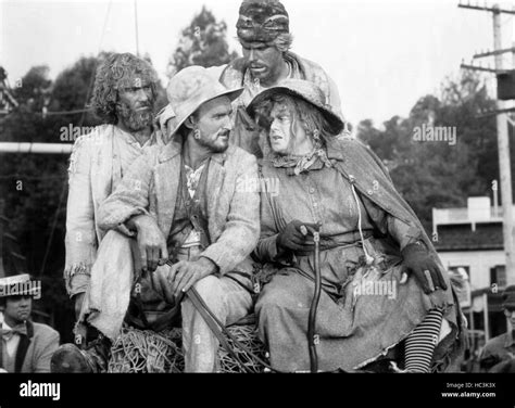 PETE'S DRAGON, front from left: Charles Tyner, Shelley Winters, rear from left: Gary Morgan ...