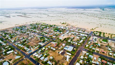 Over 200mm of rain flowing past Winton in Western River | Queensland ...