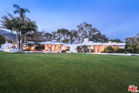 Simon Cowell Is Buying a Malibu Estate for $25 Million | Observer