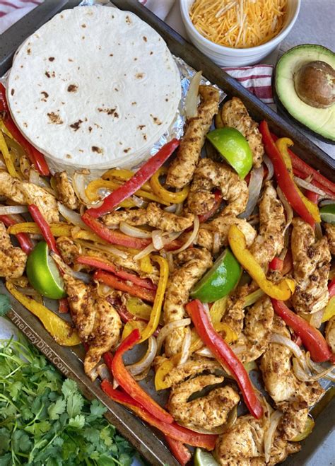 Sheet Pan Oven Baked Chicken Fajitas (Easy Dinner Recipe!)