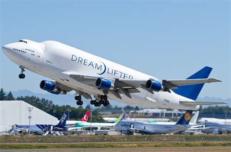 Boeing 747 Dreamlifter During Takeoff - AERONEF.NET