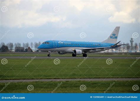 PH-EXL KLM Cityhopper Embraer ERJ-175STD is Departing from Polderbaan. Editorial Photo - Image ...