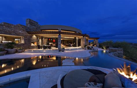 Stunning Desert Mountain Home in Arizona with Graceful Architecture Built by Platinum Homes