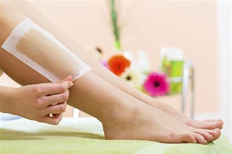 Shaving vs waxing: Tips, advantages and disadvantages