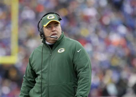 Packers head coach gives up calling plays after repeatedly not going for it on 4th down in ...