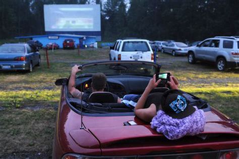 Drive-in movie theaters' 80-year love affair continues in Central New ...