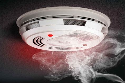 Does vaping set off smoke-detectors in a hotel room? - E-CigaretteReviewsUK