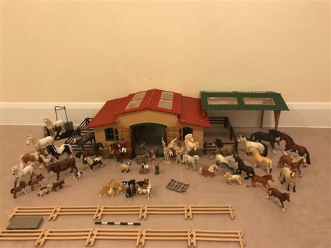 Schleich horse stable a horses | in Ringwood, Hampshire | Gumtree