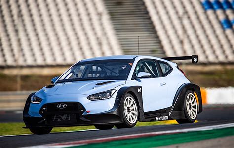 Hyundai Veloster N TCR Makes World Debut in Detroit - autoevolution