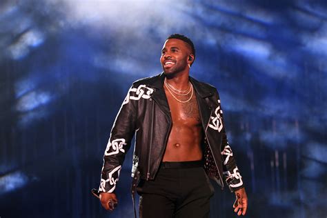 Fans 'Flabbergasted' by Jason Derulo's 'Operatic' Concert Performance - Newsweek