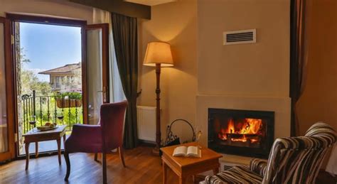 Hotels with Fireplace, Chalets with Fireplace and Hotel Rooms with ...