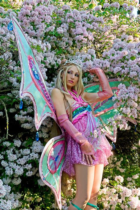 Flora cosplay Enchantix - The Winx Club Photo (38167926) - Fanpop