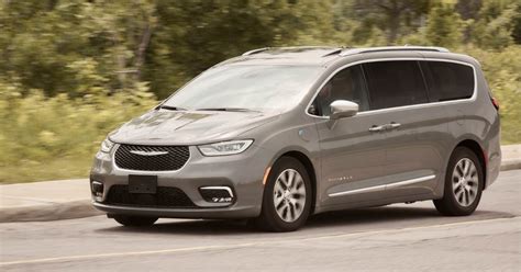 10 Common Problems With Chrysler Pacifica (Solutions Added)