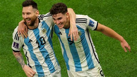 Lionel Messi, Julián Álvarez, el Dibu Martínez y Scaloni, nominados al ...