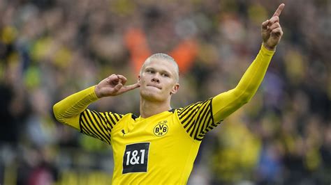 Erling Haaland: Manchester City agree transfer with Borussia Dortmund | Euronews