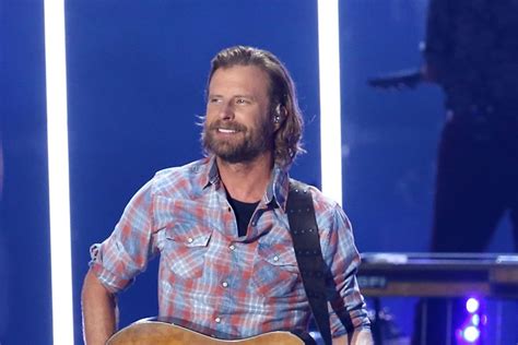 Dierks Bentley Extends ‘Beers On Me Tour’ Into 2022