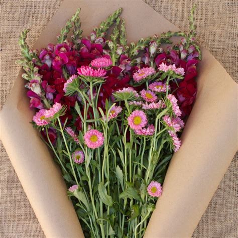 This New Flower Delivery Service Takes the Ick Factor Out of Buying ...