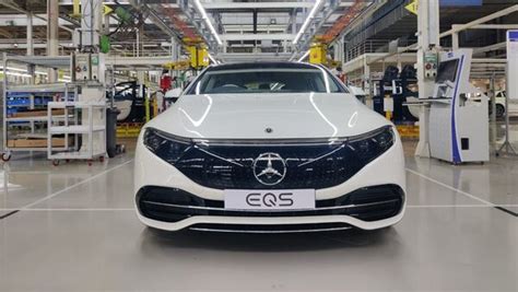 Mercedes EQS 580, with 857 km range, launched at ₹1.55 crore | HT Auto