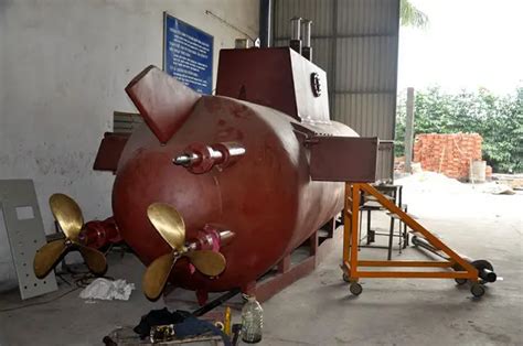 Vietnamese homemade mini-submarine passed first trials successfully