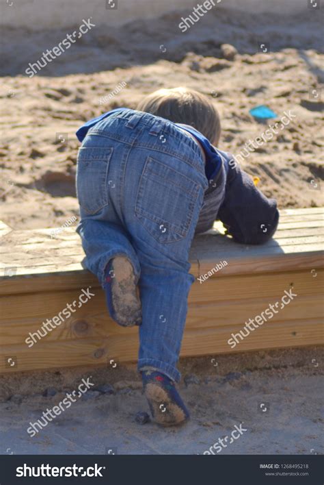 211 Toddler Bum Images, Stock Photos & Vectors | Shutterstock