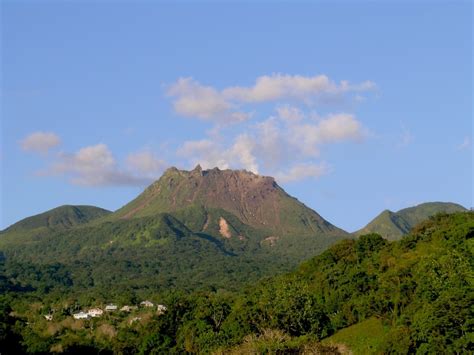 A new submarine volcano identified between Guadeloupe and Dominica! - Campagne - SubSaintes 2017 ...