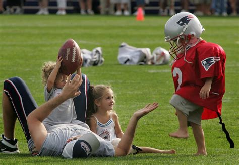 How Mike Vrabel has given his son, BC lineman Tyler, the blueprint for success