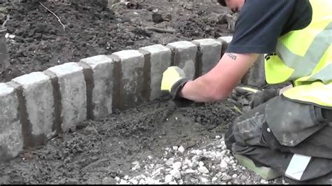 How to Lay Marshalls Cobbletech Driveway In Four Days - YouTube