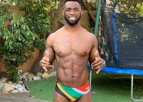 South Africa rugby stars strip off for cancer challenge - BBC News