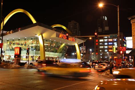 McDonald's Downtown - Chicago, IL by Darren Keith / 500px