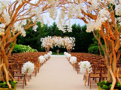 Get Ready To Walking Down The Aisle With These Creative Ideas | Wedding aisle decorations ...