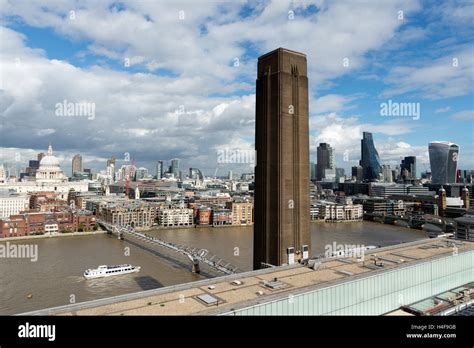 London tate modern view hi-res stock photography and images - Alamy