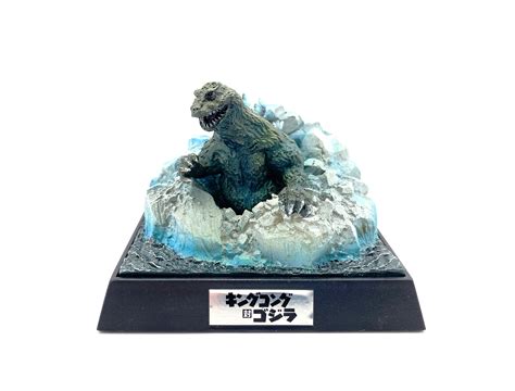 Godzilla Vs. King Kong 1962 Bandai Polystone Diorama Vintage - Etsy