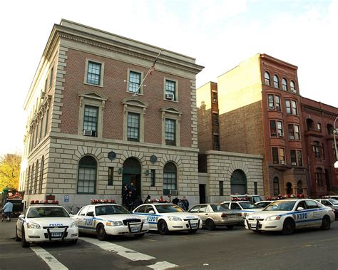 P040 NYPD Precinct 40 Police Station, South Bronx, New Yor… | Flickr