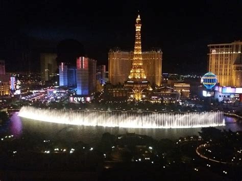 Bellagio King Room with a Fountain View | Review and Photos