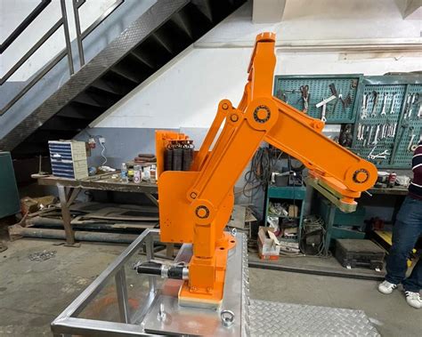 Photos: Egypt makes first industrial robot at EJUST - Egypt Independent