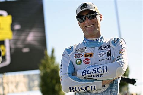 Harvick to join FOX TV booth after retiring from NASCAR competiton