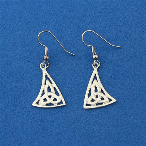 Celtic Triangle Earrings – Piper Pewter