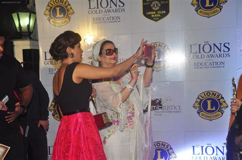 Priyanka Chopra, Salma Agha at the 21st Lions Gold Awards 2015 in ...