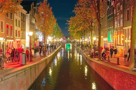 De Wallen in Amsterdam - A Legendary Red Light District in Central ...