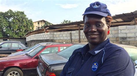 En Côte d'Ivoire, Esther, une mécanicienne engagée, lance un garage de ...