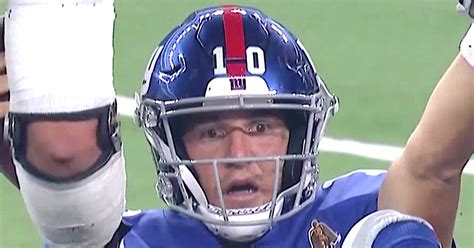 Eli Manning's Face Turns Meme-Worthy In A Hurry Against Cowboys | HuffPost