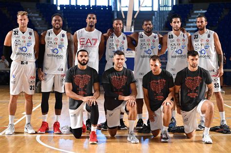 Olimpia Milano, l'esordio è sempre più vicino. E il roster va ingrossandosi