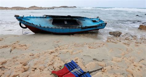 Dozens feared drowned after migrant boat capsizes off Libya - Daily Sabah