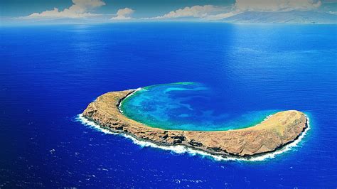 The #1 Best Molokini Crater Guide: Updated 2023 - Let's Go To Maui