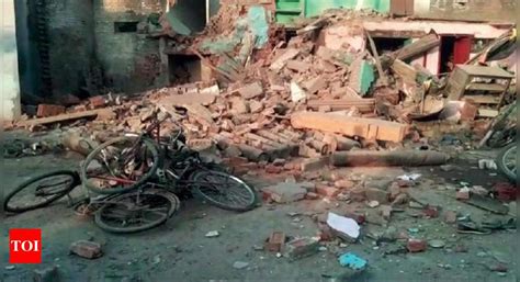 Five killed, 5 injured in oxygen cylinder blast in Jaunpur | Varanasi News - Times of India