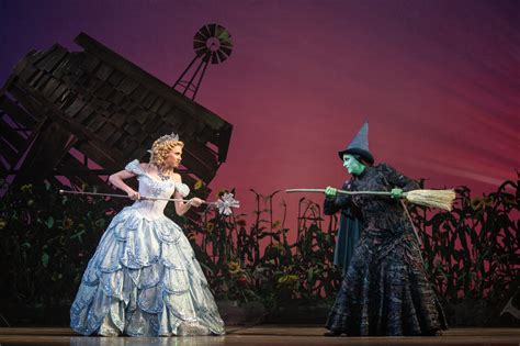 Theater Review: Seeing ‘Wicked’ is like the first time, every time ...