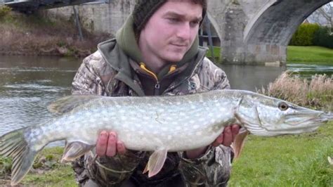 Christchurch Angling Club - Pike - YouTube